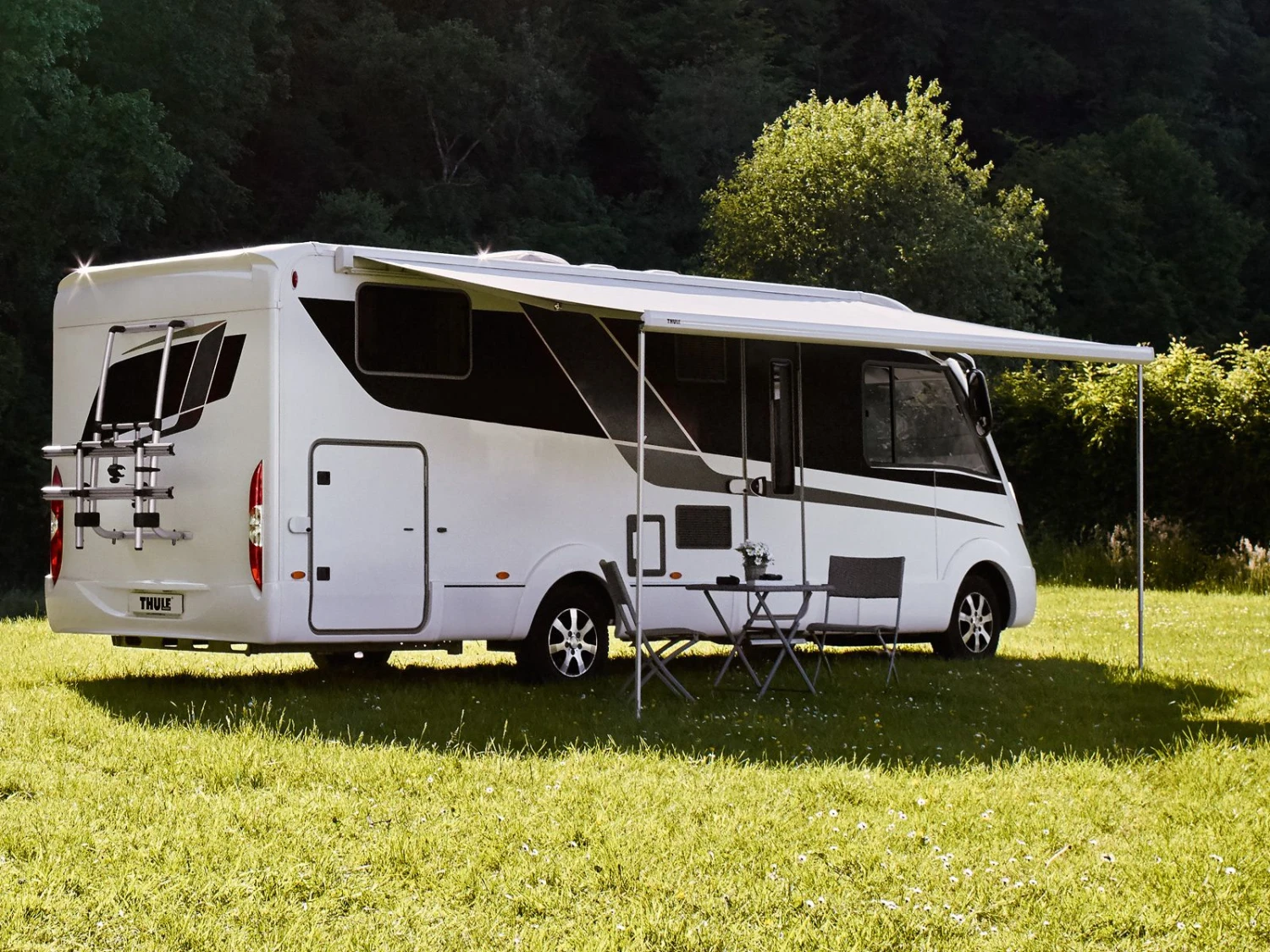 Thule Omnistor 5200 Aluminium Cassetteluifel 4 Thule Omnistor 5200 Aluminium Cassetteluifel - Afbeelding 2