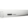 Thule Omnistor 5200 Wit Cassetteluifel -Kampeer Speciaal Winkel 577748 577748 images main thule omnistor 5200 box white ecommerce