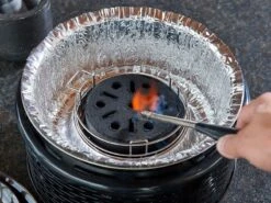 COBB 6 CobbleStones 7 COBB 6 CobbleStones -Kampeer Speciaal Winkel sfeerfoto cobb pro zwart aansteken cobble stone ecommerce 3a32